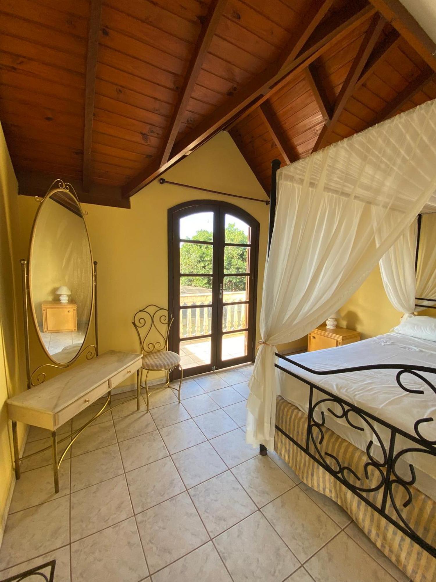 Hotel Velha Corte São José dos Pinhais Екстериор снимка
